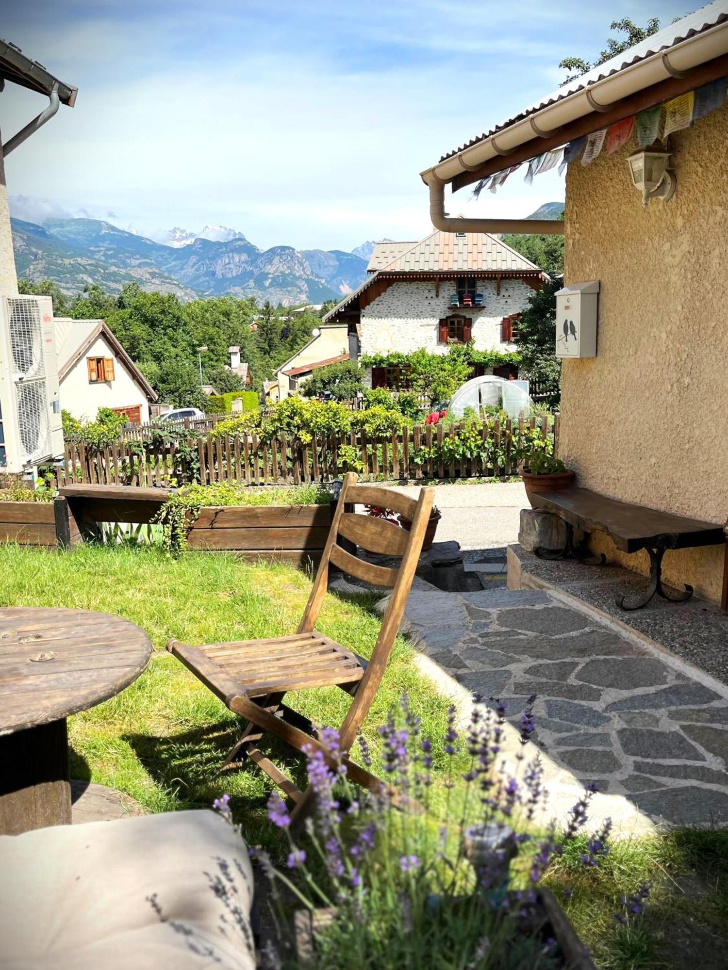 شقة Cozy Mini House With Beautiful Views Eygliers المظهر الخارجي الصورة