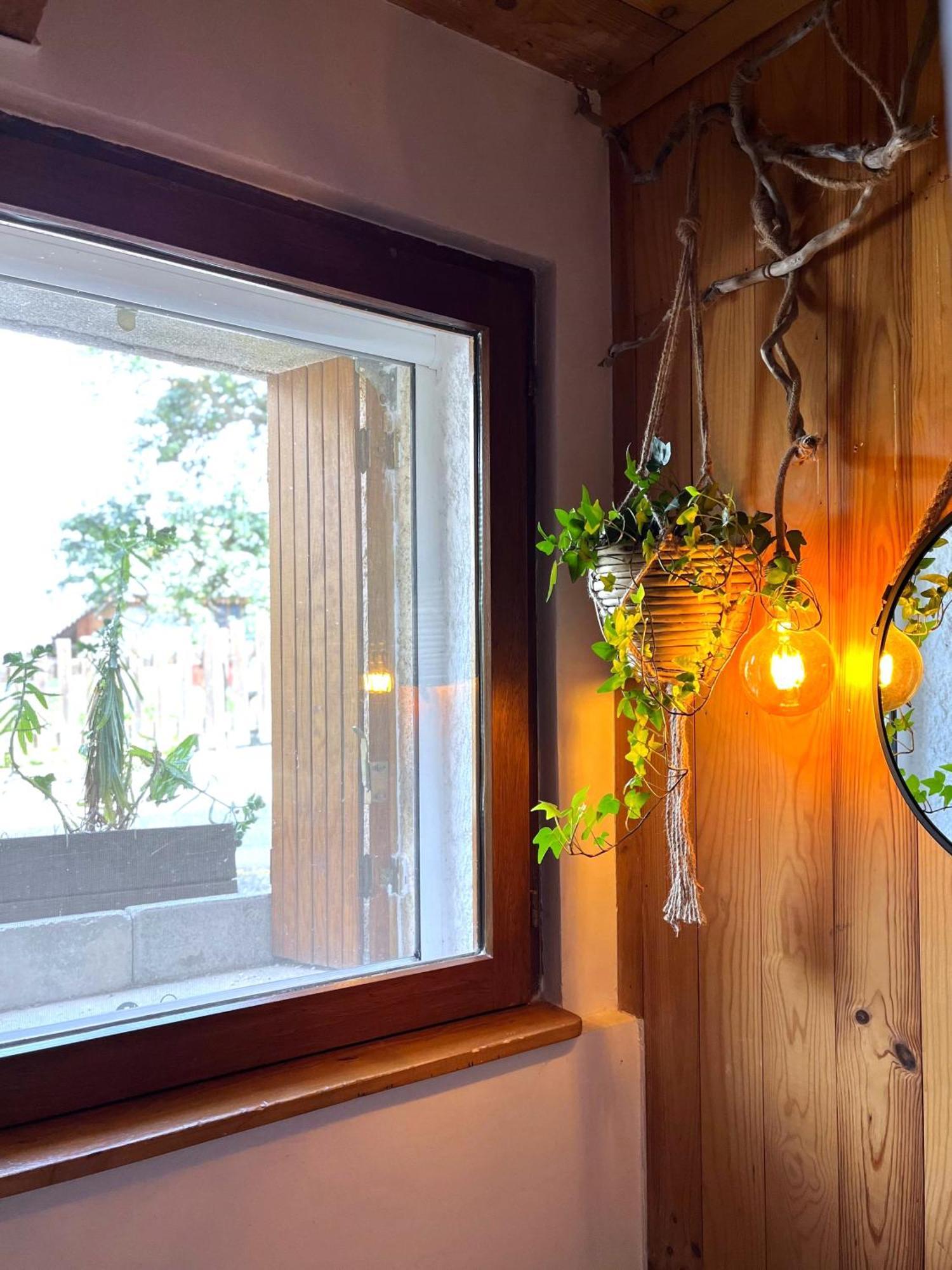 شقة Cozy Mini House With Beautiful Views Eygliers المظهر الخارجي الصورة