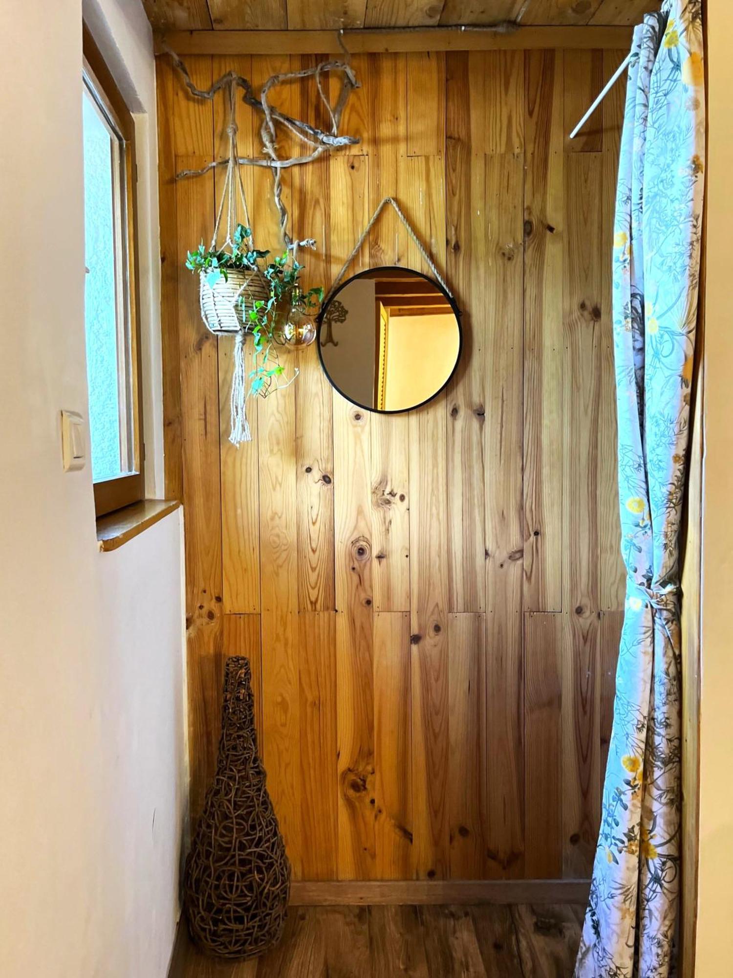 شقة Cozy Mini House With Beautiful Views Eygliers المظهر الخارجي الصورة