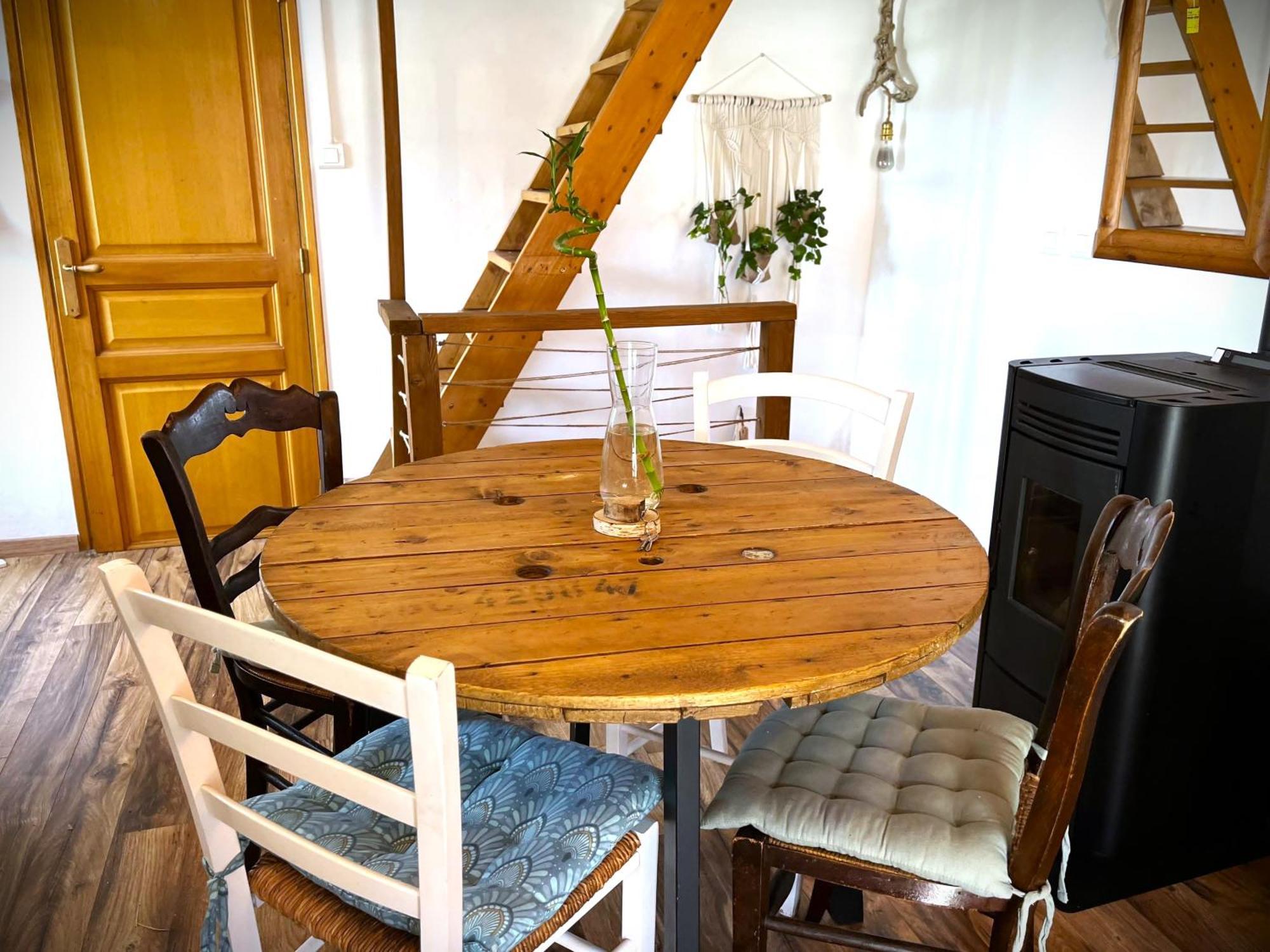 شقة Cozy Mini House With Beautiful Views Eygliers المظهر الخارجي الصورة