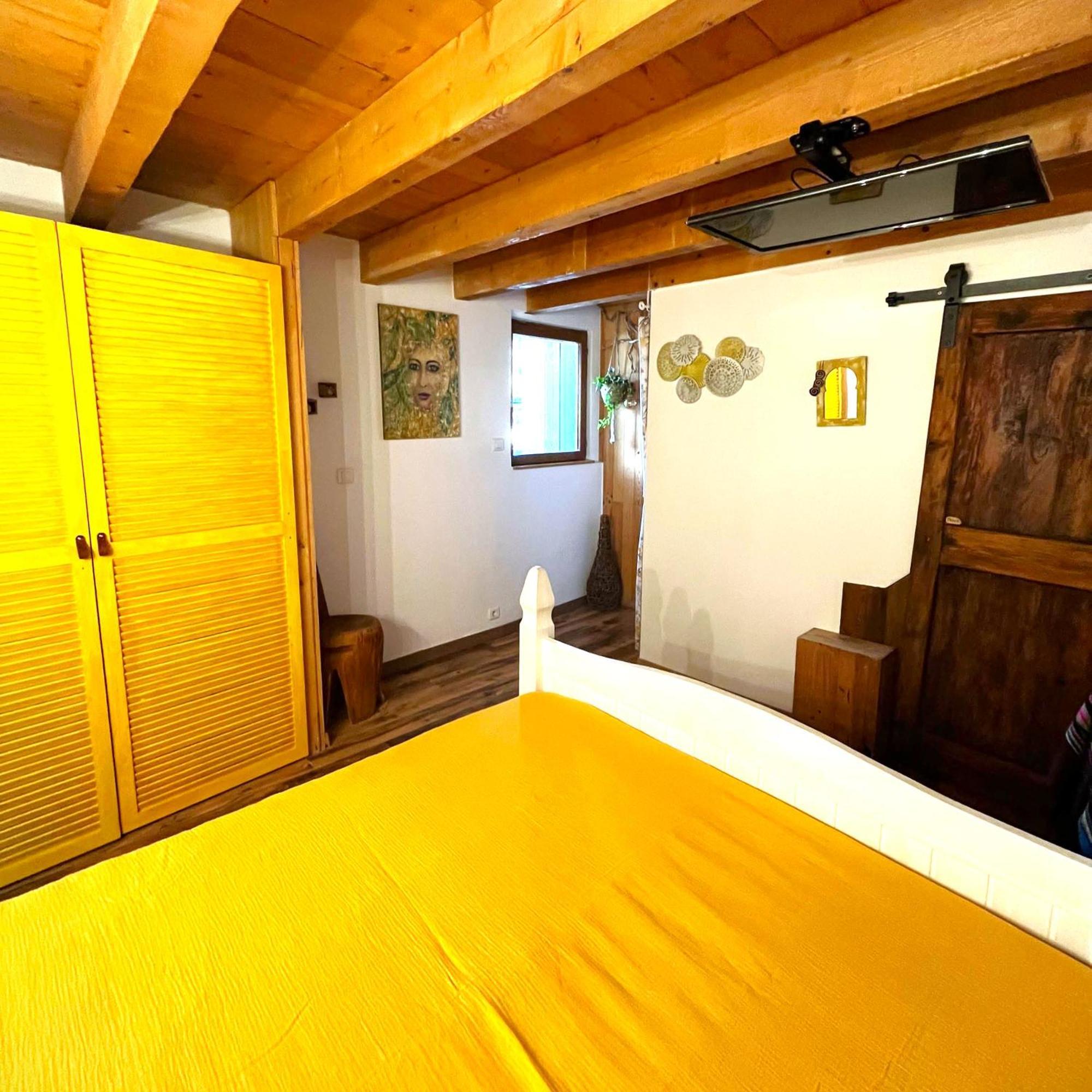 شقة Cozy Mini House With Beautiful Views Eygliers المظهر الخارجي الصورة