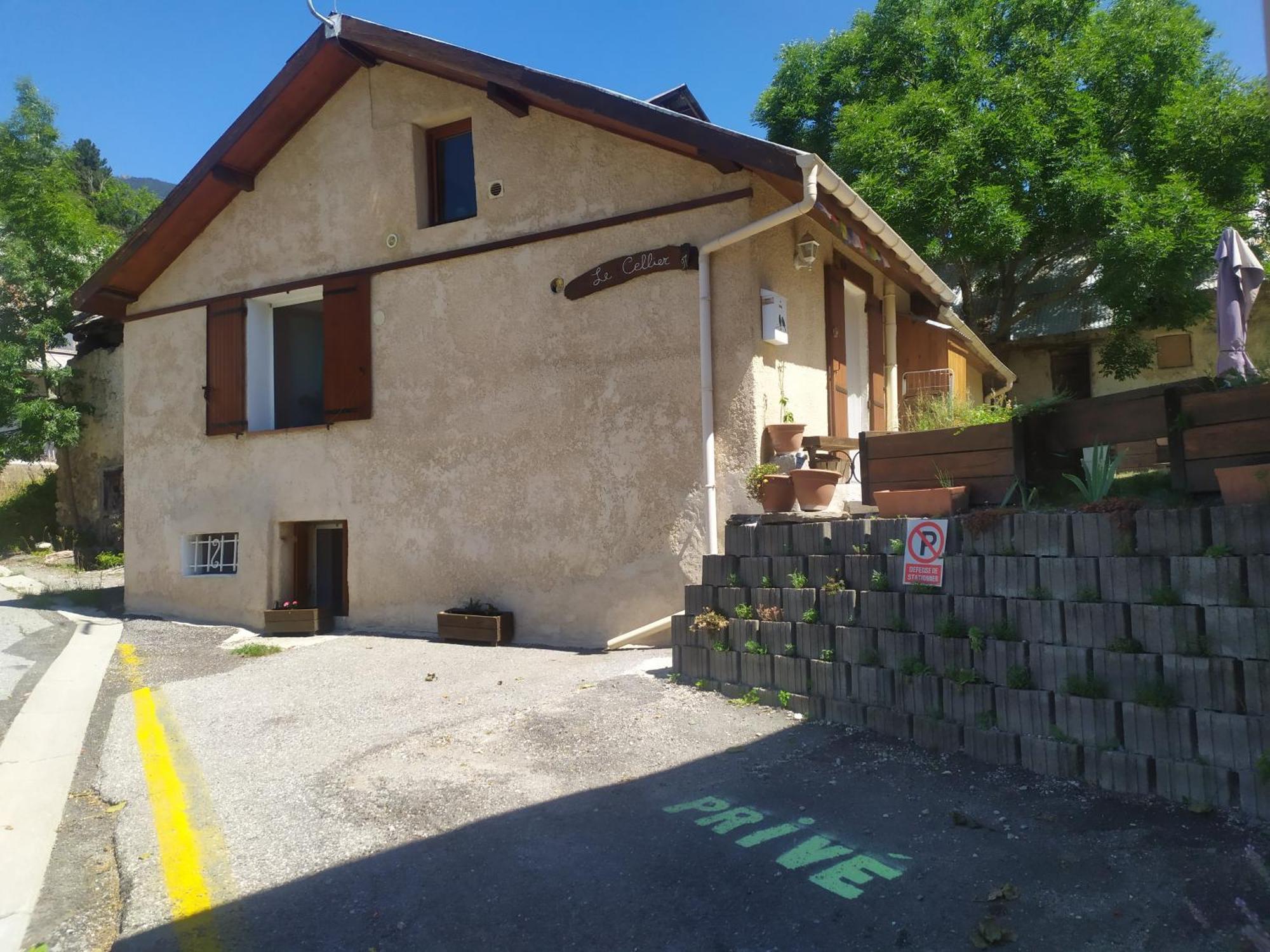 شقة Cozy Mini House With Beautiful Views Eygliers المظهر الخارجي الصورة